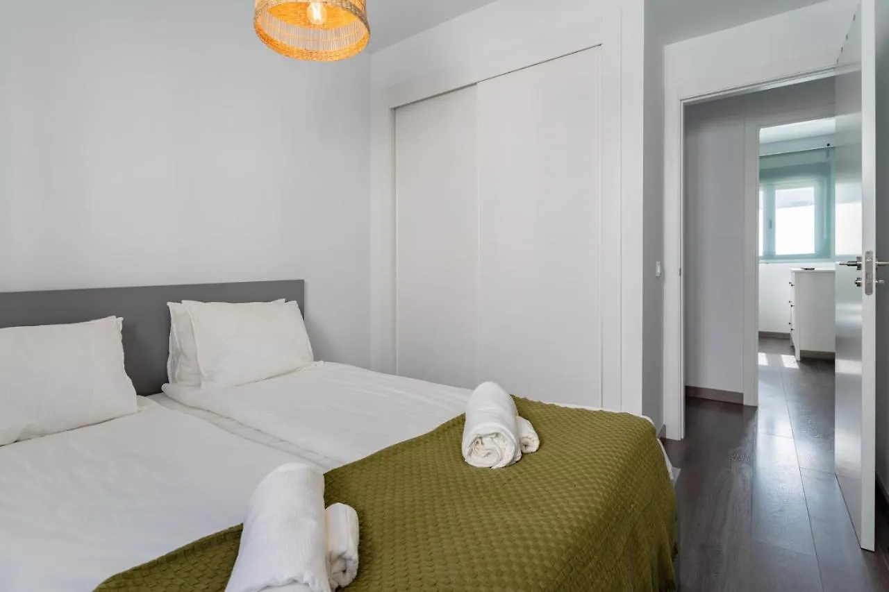 Central Apartment With Big Roof Terrace Estepona Spain